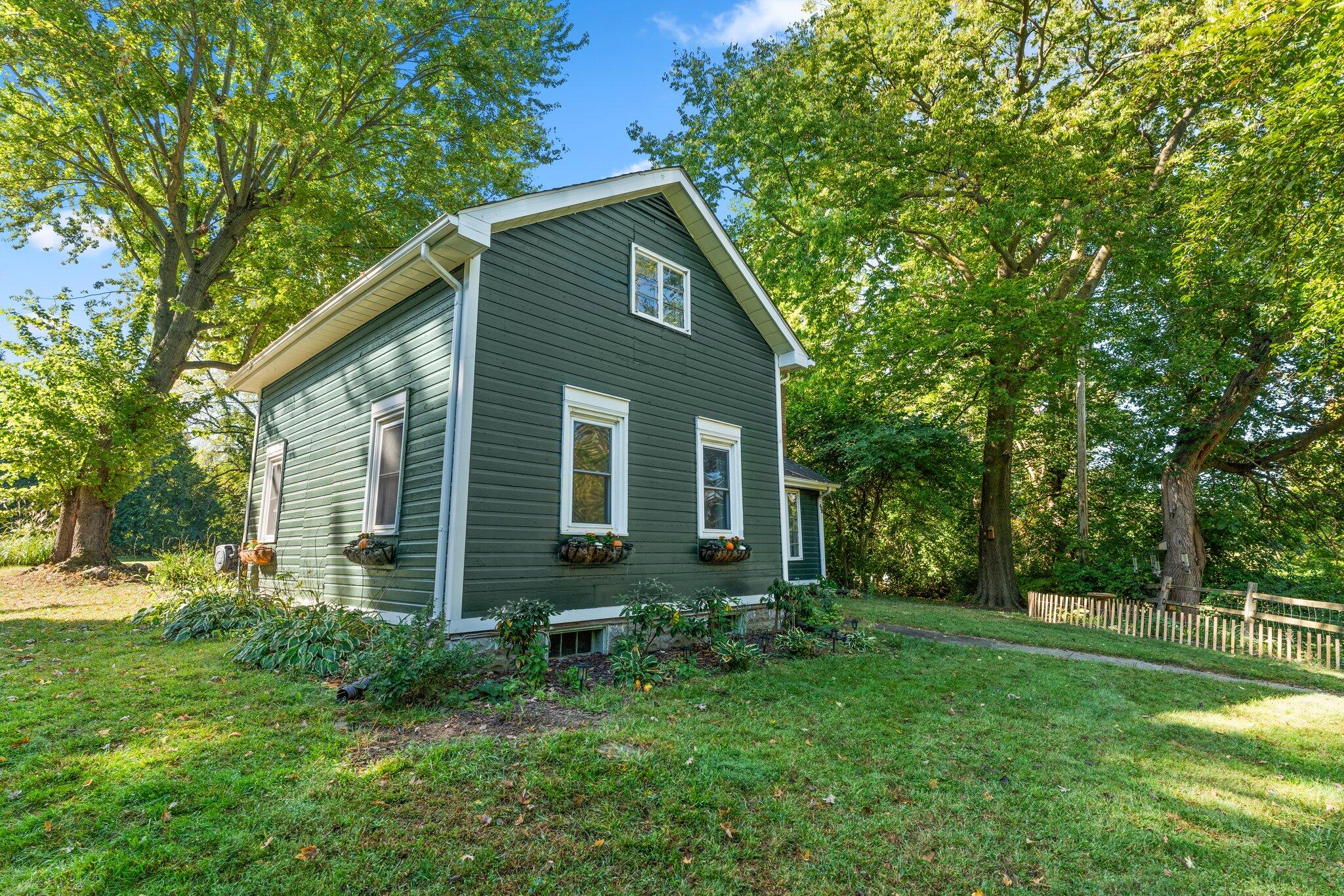 546 East Burdick Road Chesterton, IN 46304 - Photo 1 of 31 2048x1365