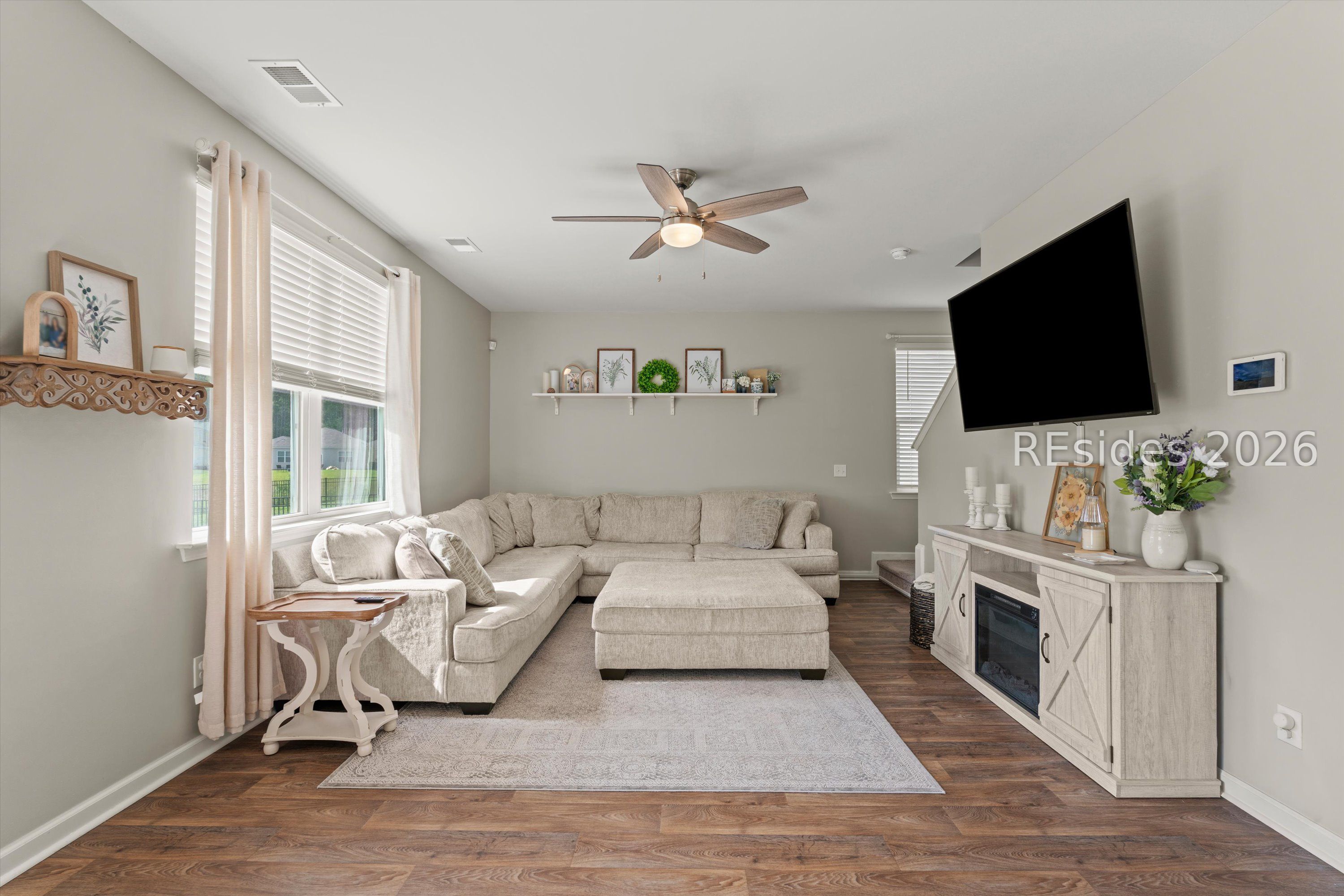 106 Cedar View Circle Bluffton, SC 29909 - Photo 12 of 37 Large cozy living room