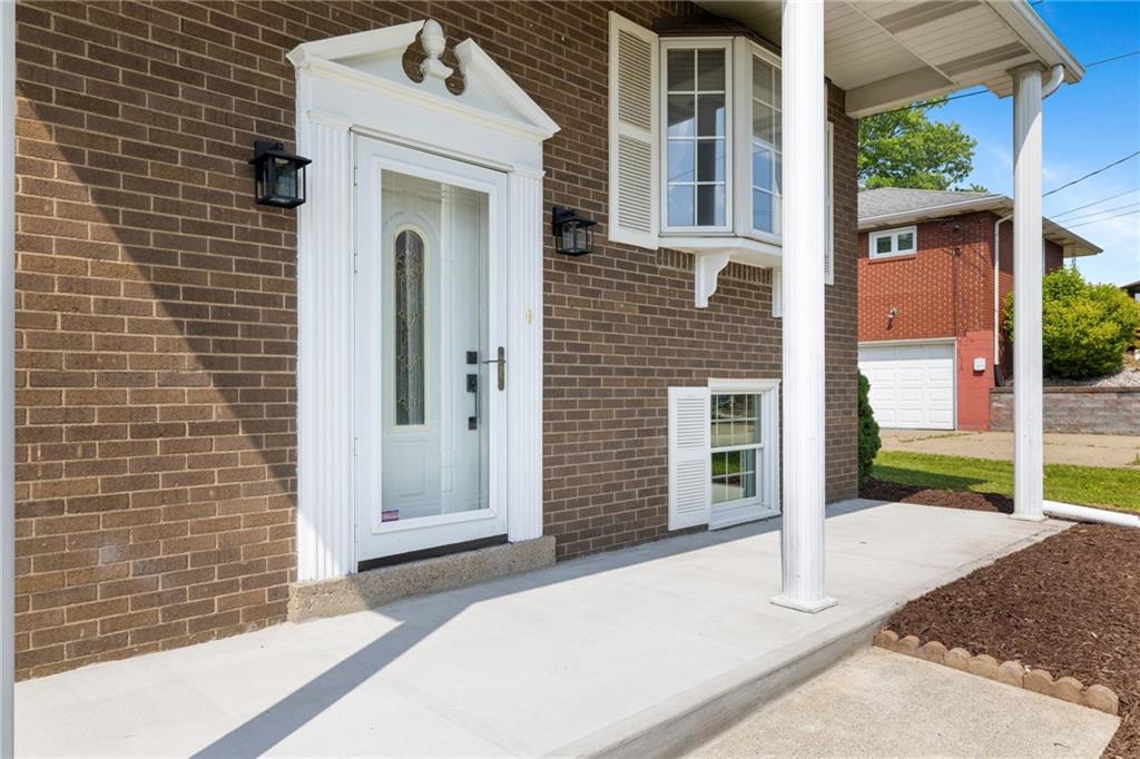 11660 Dennis Circle Irwin, PA 15642 - Photo 3 of 44