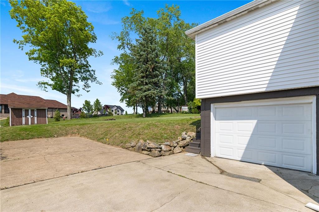 11660 Dennis Circle Irwin, PA 15642 - Photo 37 of 44