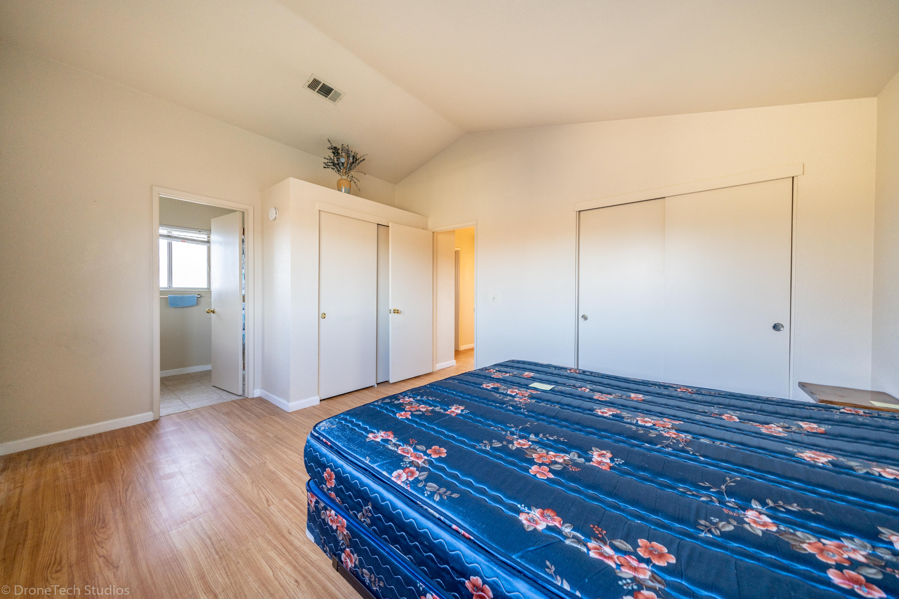 422 Shell Drive Redding, CA 96003 - Photo 11 of 35 Master Bedroom