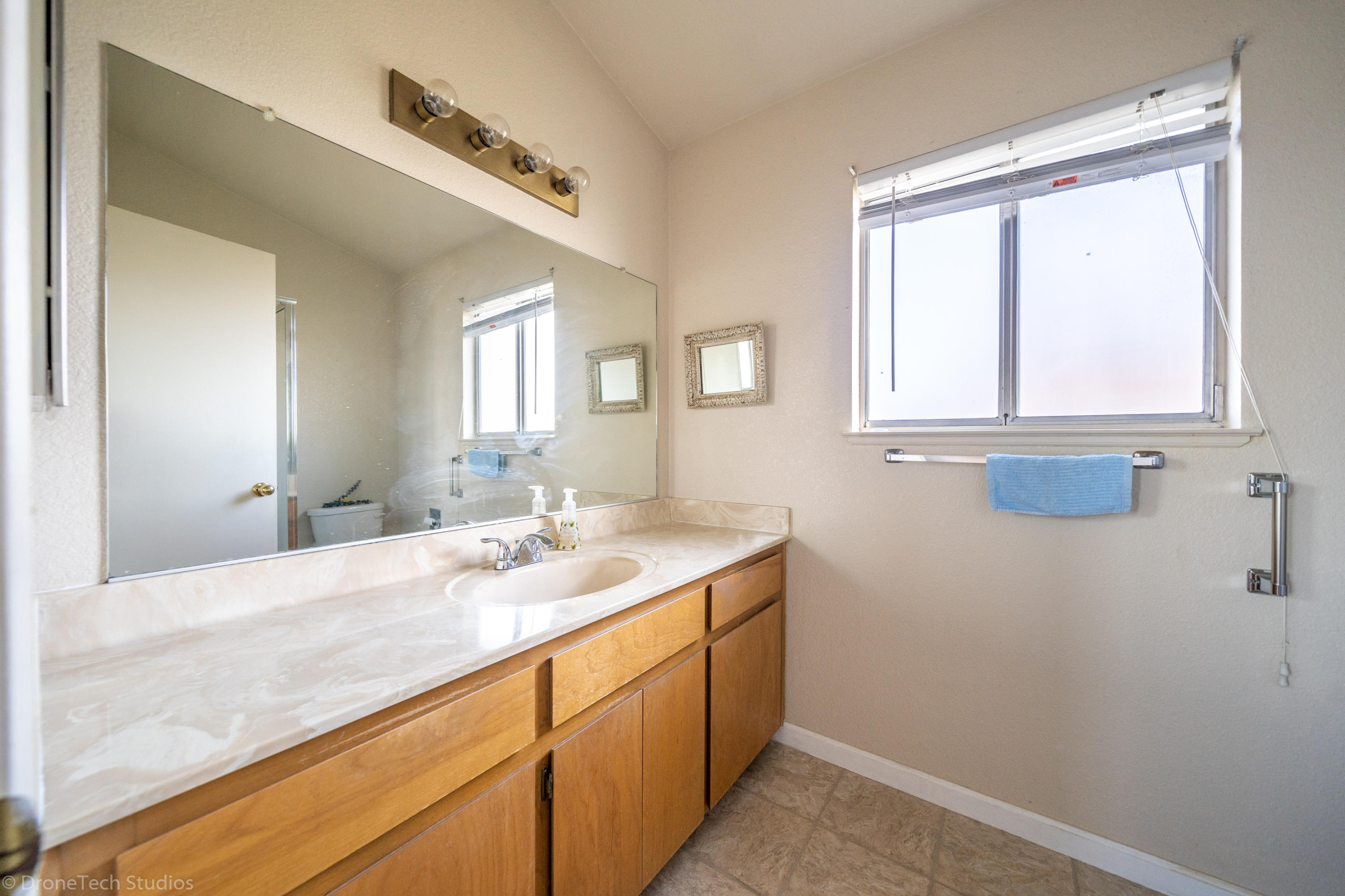 422 Shell Drive Redding, CA 96003 - Photo 12 of 35 Master Bathroom