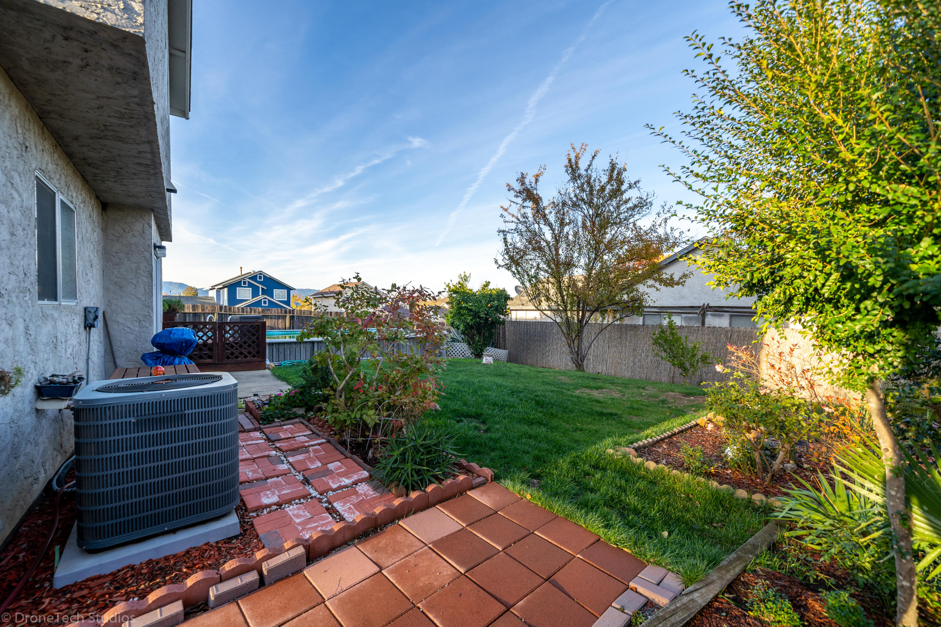 422 Shell Drive Redding, CA 96003 - Photo 21 of 35 422 Shell Dr-26