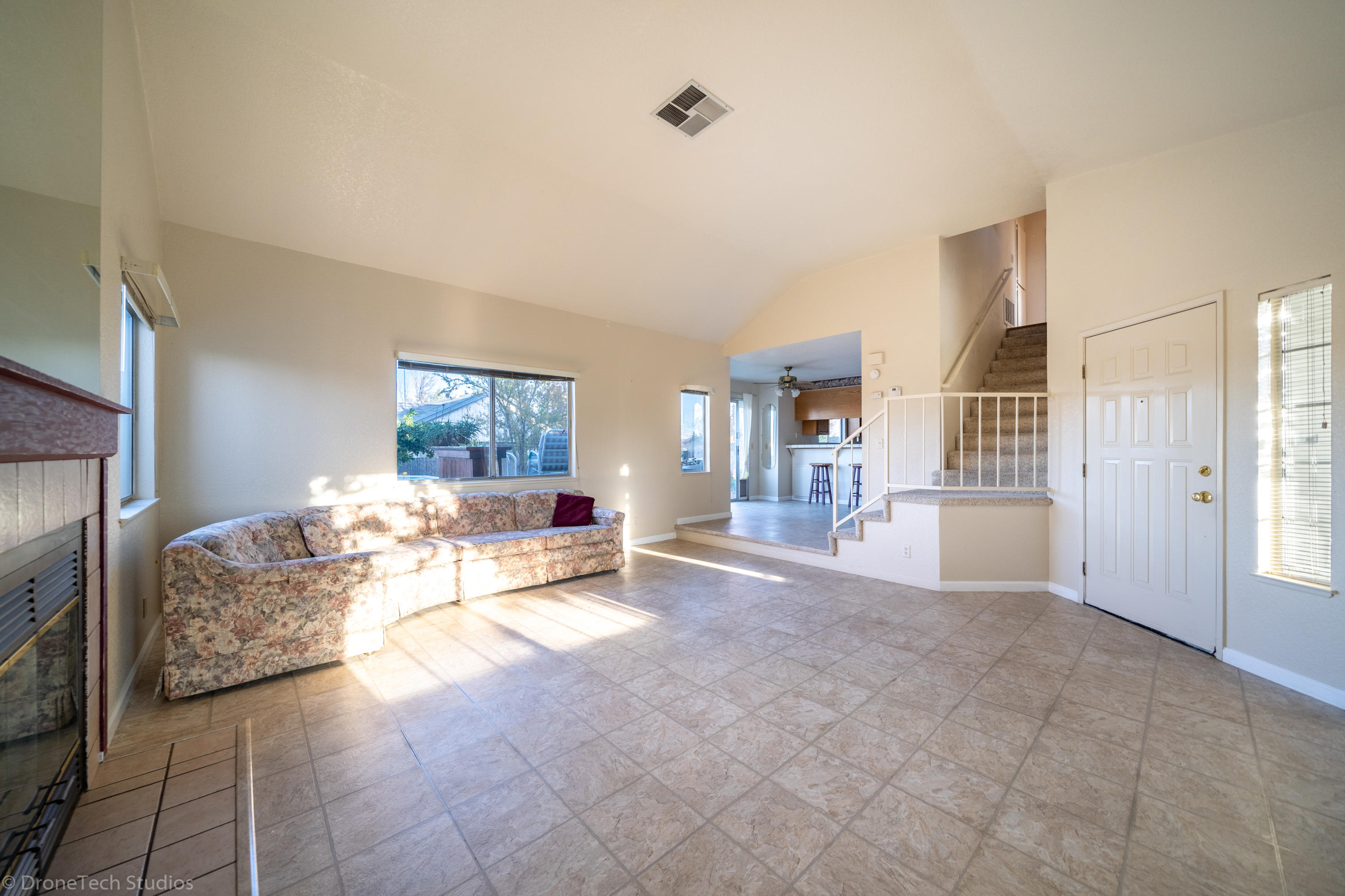 422 Shell Drive Redding, CA 96003 - Photo 5 of 35 422 Shell Dr-8