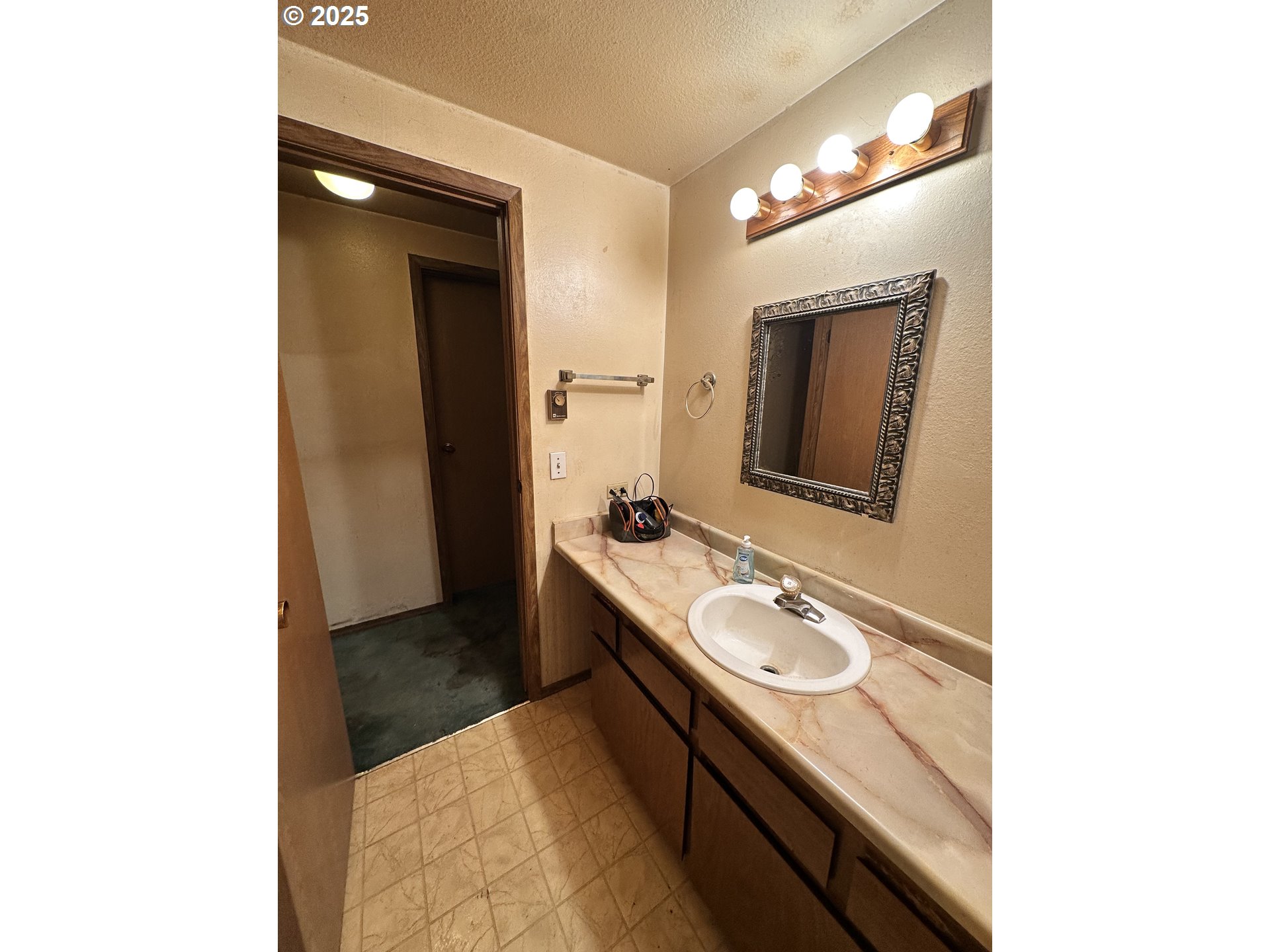 3055 Grove Street Baker City, OR 97814 - Photo 11 of 16