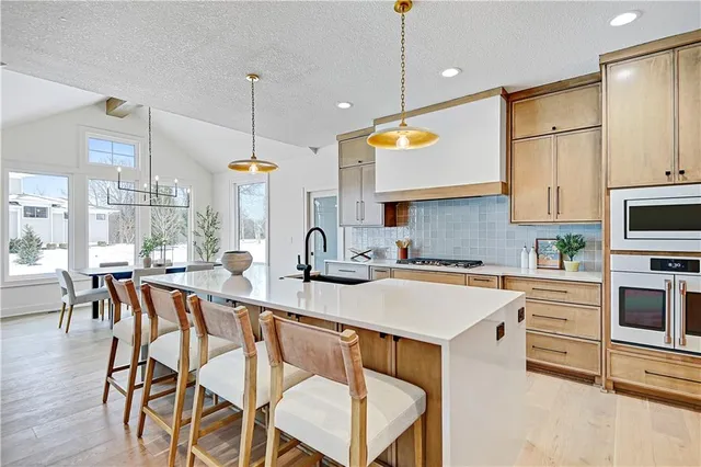 $1,174,000 | 11327 West 170th Terrace, Overland Park, KS 66221