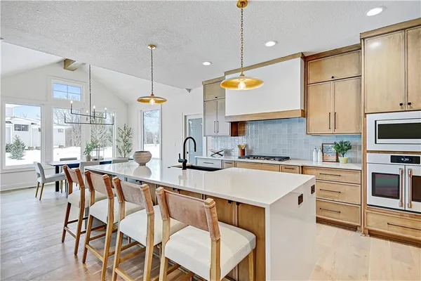 $1,174,000 | 11327 West 170th Terrace, Overland Park, KS 66221
