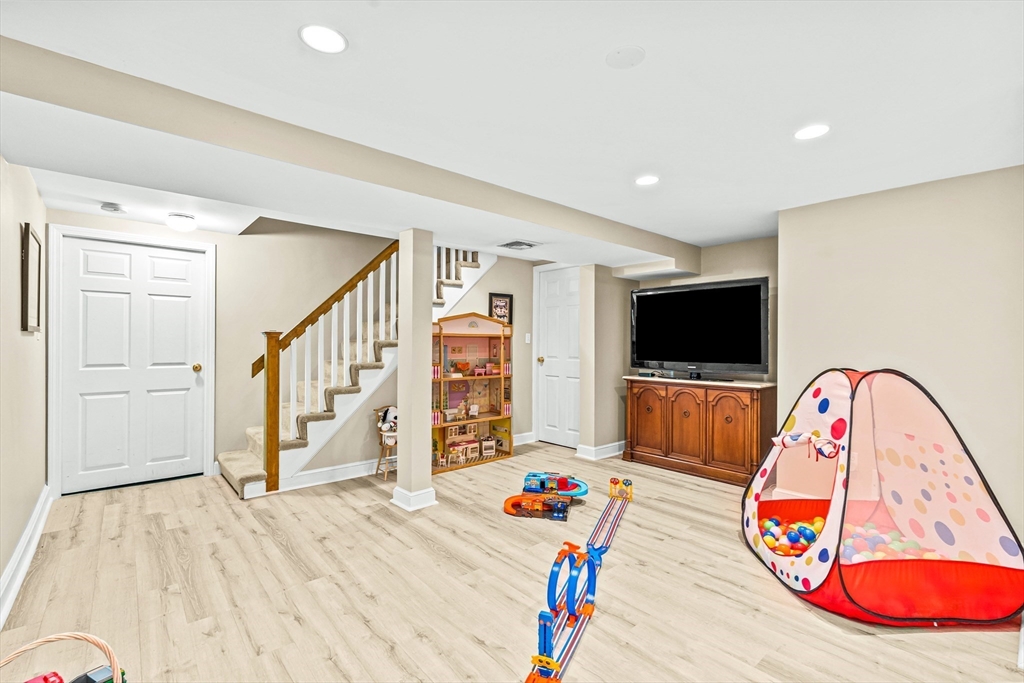 111 Pilgrim Road Wellesley, MA 02481 - Photo 16 of 21 a view of a living room