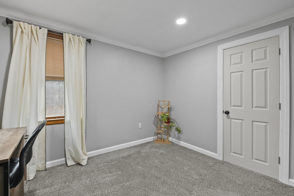 148 Lunenburg Road Townsend, MA 01474 - Photo 11 of 26 an empty room with window