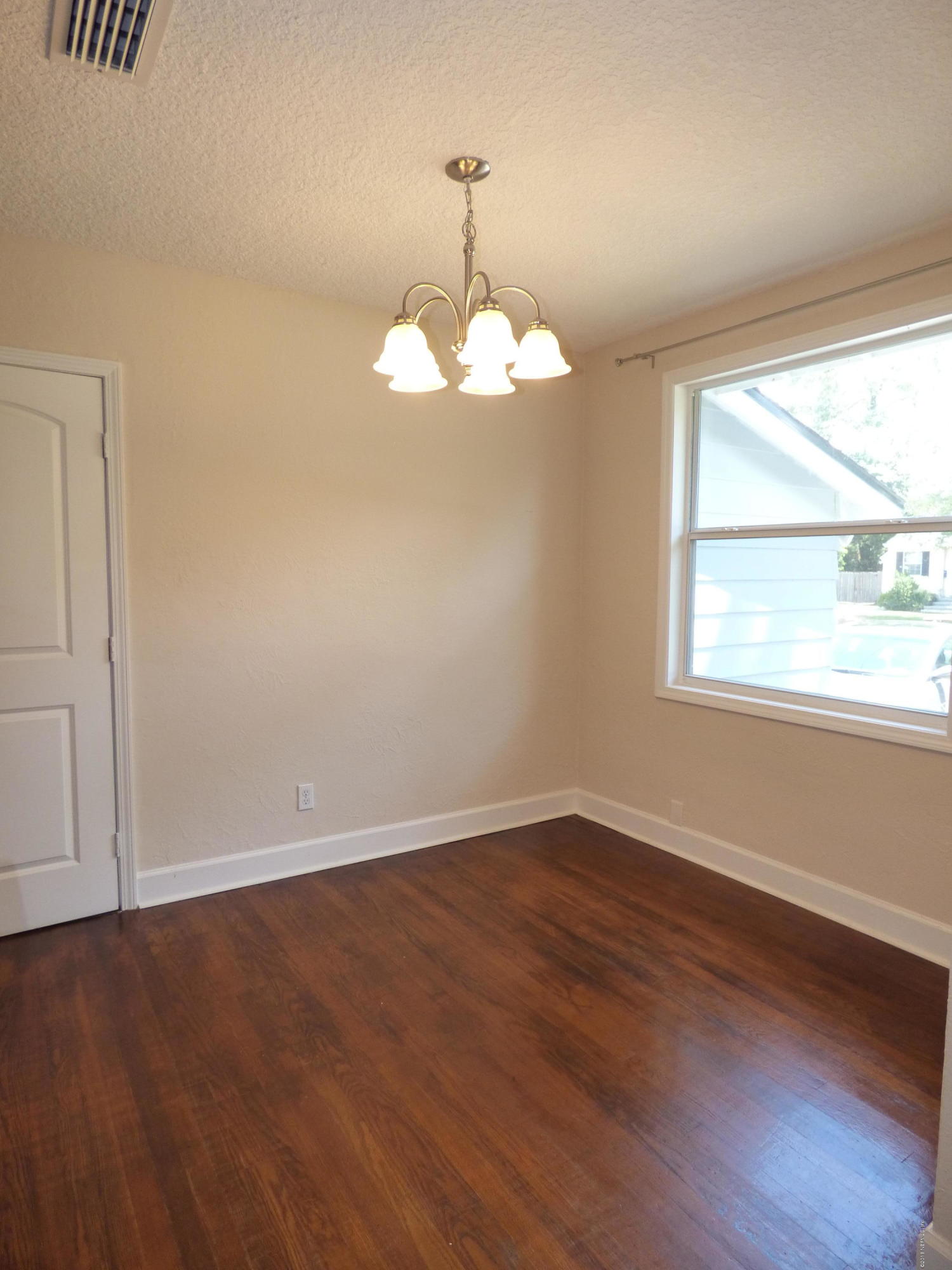 1504 Charon Road Jacksonville, FL 32205 - Photo 5 of 15 Eat in Kitchen Space