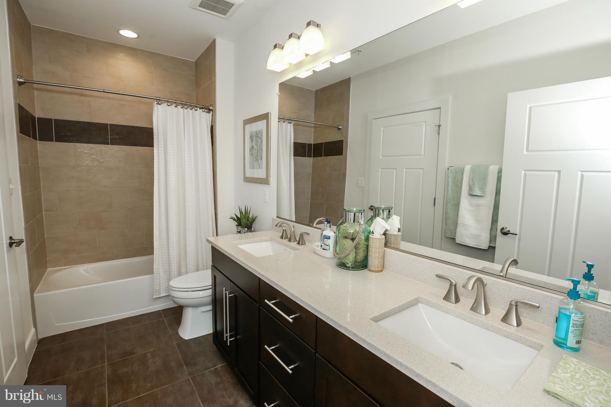 1107 South Walter Reed Drive, Unit 302 Arlington, VA 22204 - Photo 17 of 18 Bath