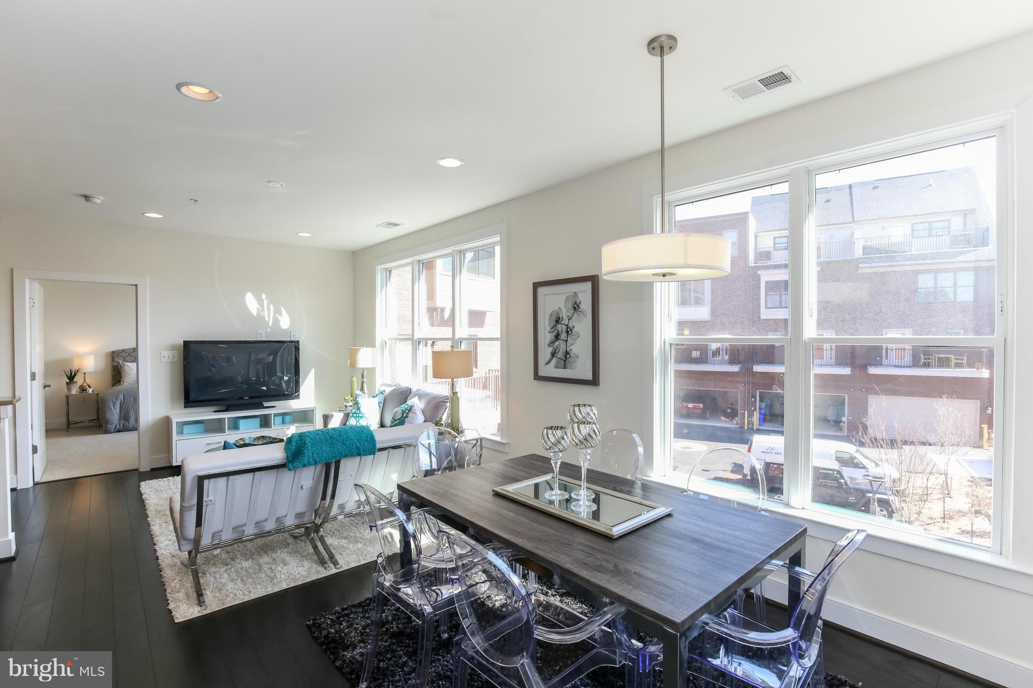 1107 South Walter Reed Drive, Unit 302 Arlington, VA 22204 - Photo 6 of 18 Interior (General)