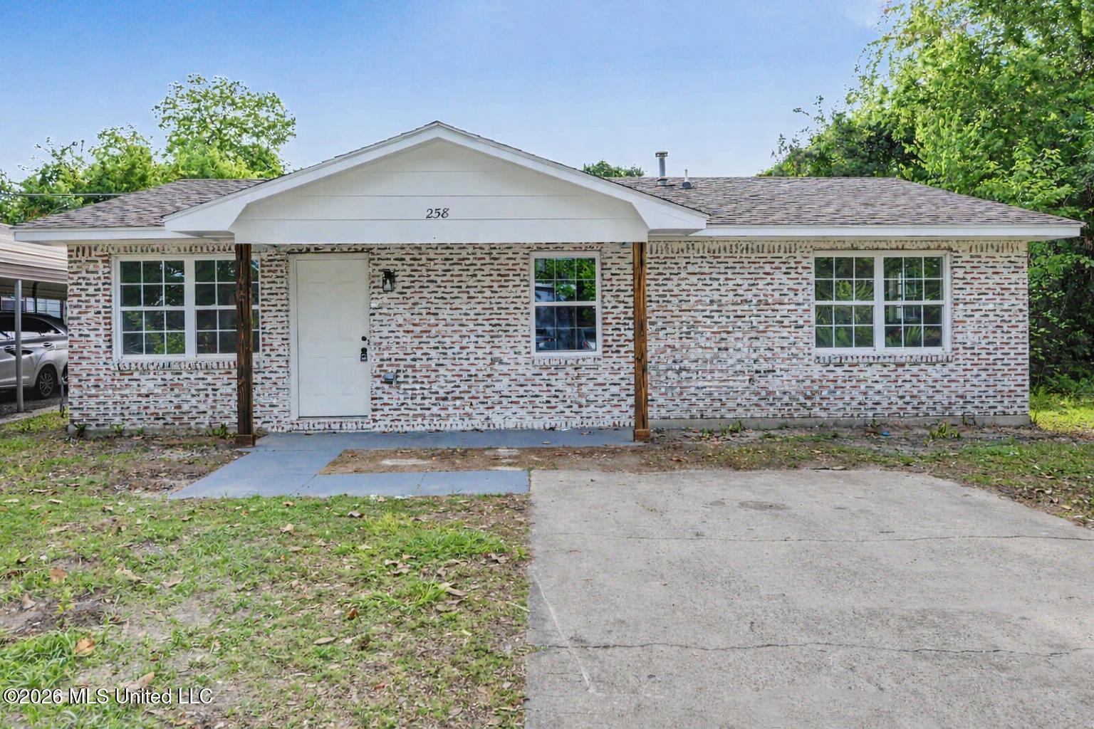 258 Magnolia Street Biloxi, MS 39530 - Photo 1 of 26 001