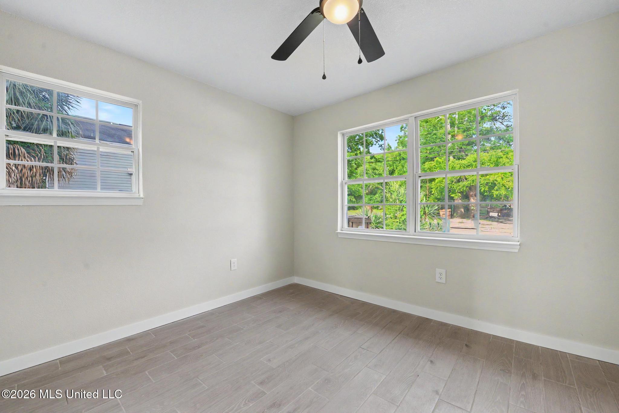 258 Magnolia Street Biloxi, MS 39530 - Photo 11 of 26 011