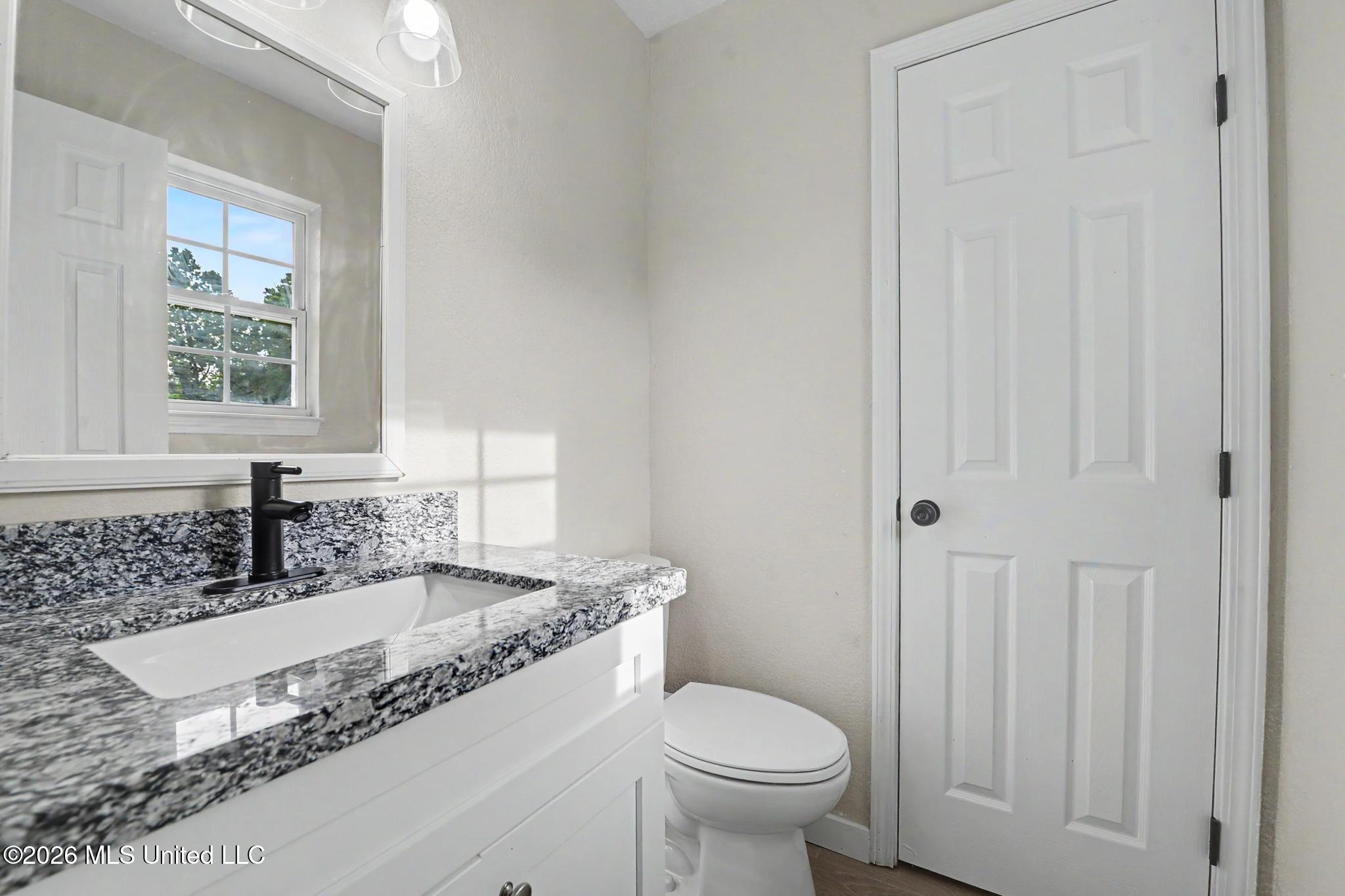 258 Magnolia Street Biloxi, MS 39530 - Photo 10 of 26 010