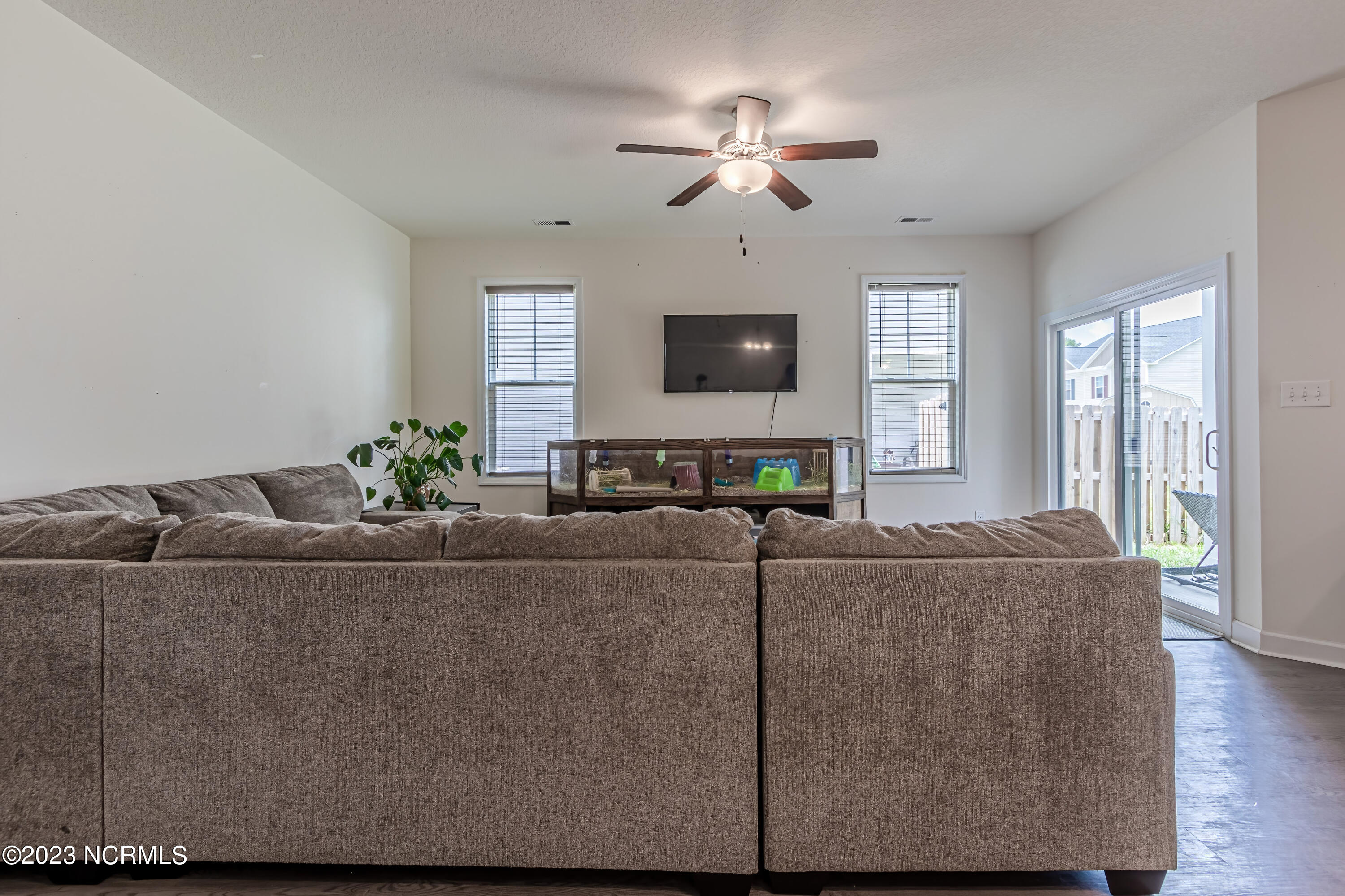 296 Currituck Drive Holly Ridge, NC 28445 - Photo 4 of 43 ALOVE (2 of 45)