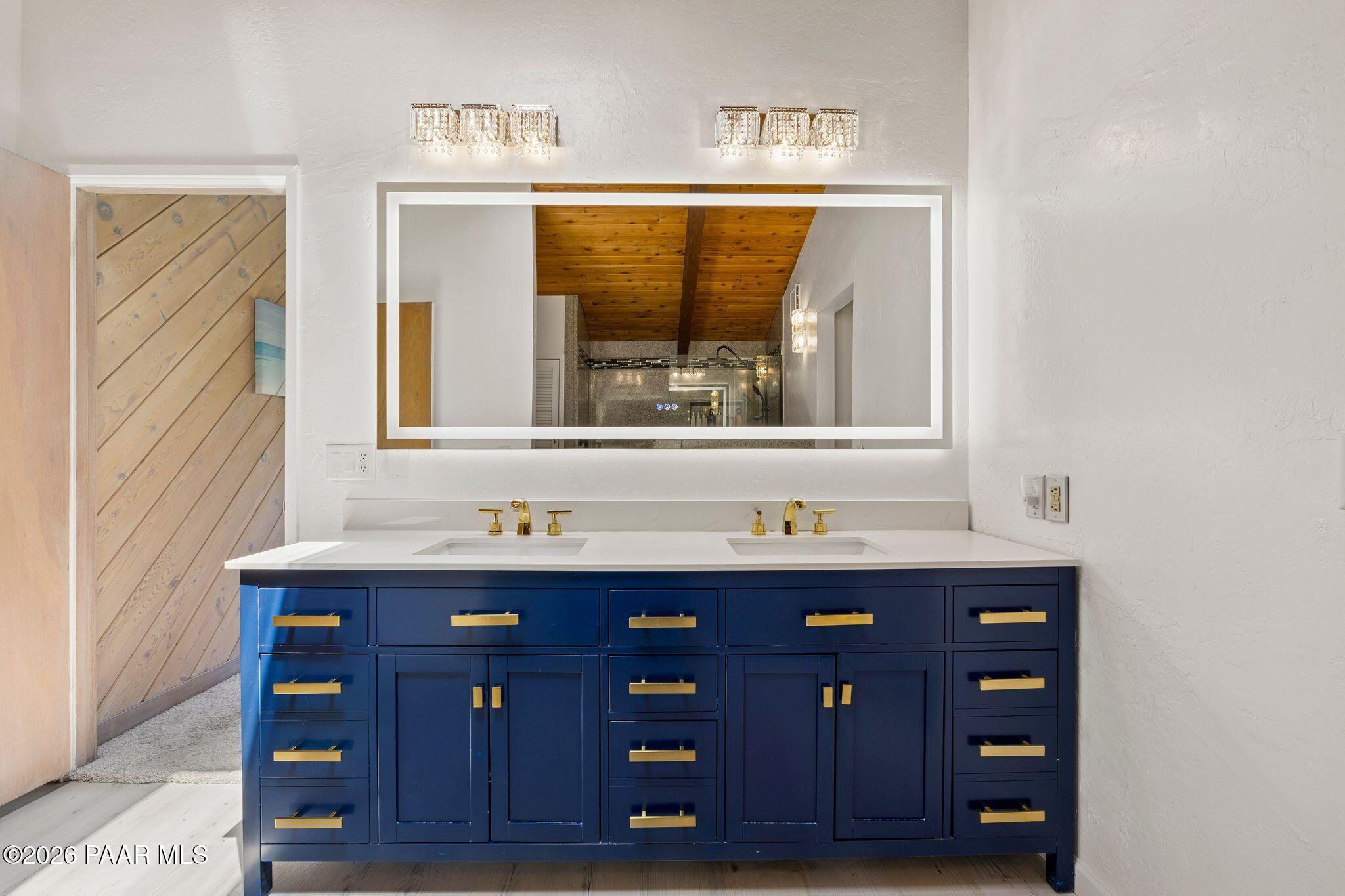 125 Kashmir Road Sedona, AZ 86336 - Photo 42 of 130 191-Primary Bathroom