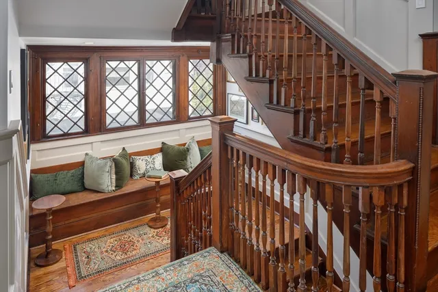 a view of entryway with a front door