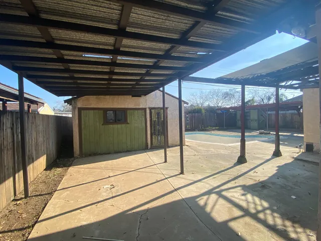 a view of a pathway of a building