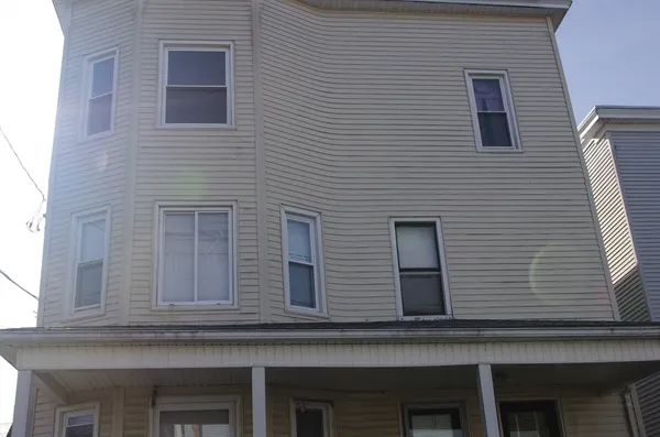 $1,600 | 44-46 Ames Avenue, Unit 1B, Chicopee, MA 01013