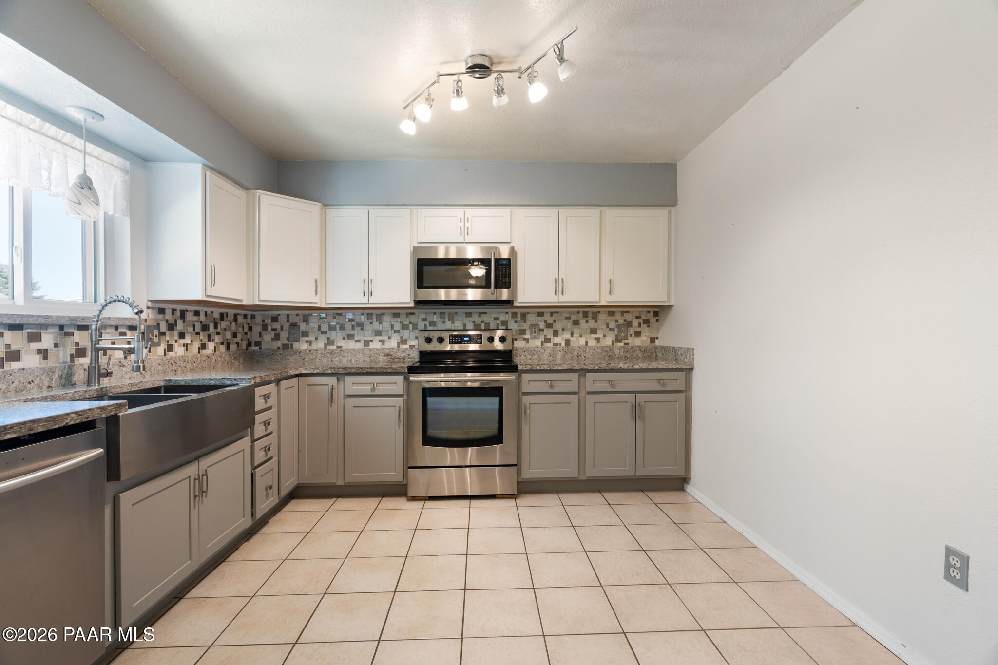 Kitchen - 7607 E Cocopah Dr