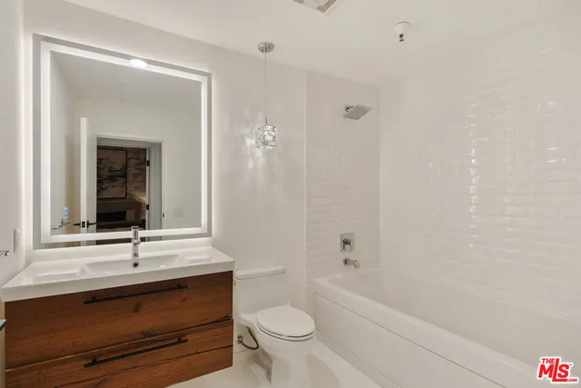 $1,579,000 | 500 Molino Street, Unit 101, Los Angeles, CA 90013