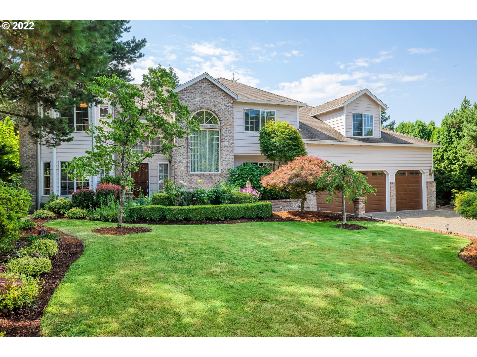 5820 Southwest Kruse Ridge Drive Portland, OR 97219 - Photo 1 of 28 Gallery Image 1