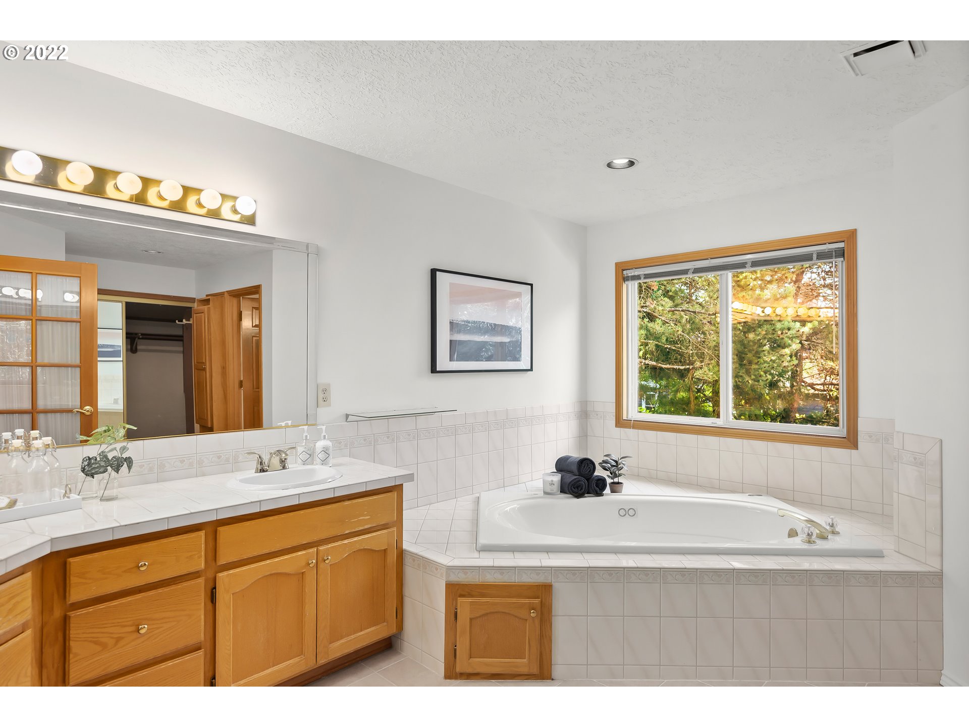 5820 Southwest Kruse Ridge Drive Portland, OR 97219 - Photo 18 of 28 Gallery Image 18