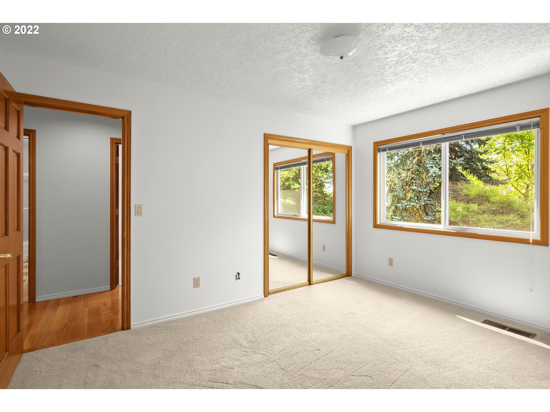 5820 Southwest Kruse Ridge Drive Portland, OR 97219 - Photo 20 of 28 Bedroom