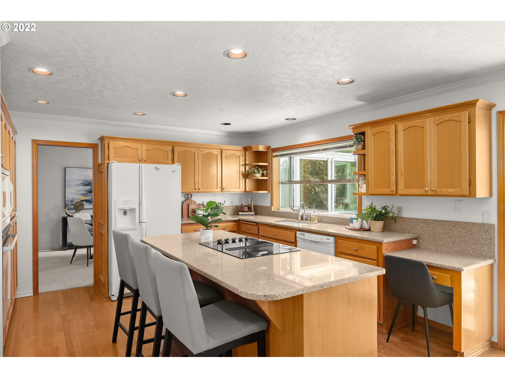 5820 Southwest Kruse Ridge Drive Portland, OR 97219 - Photo 6 of 28 Gallery Image 6