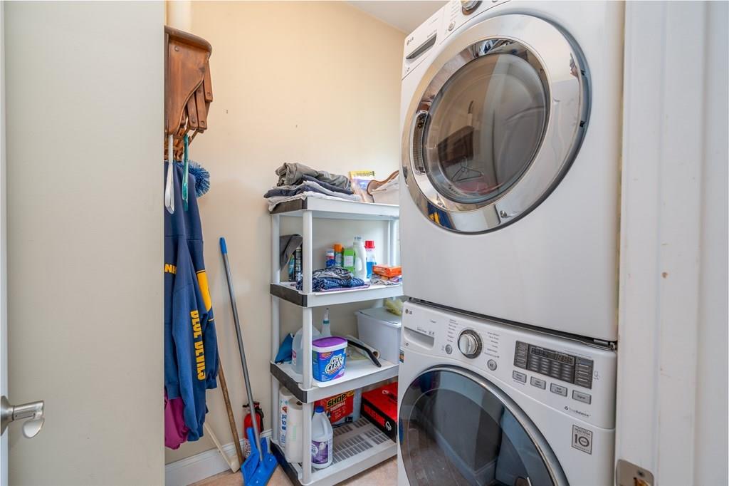 45 Gilbert Road Southampton, MA 01073 - Photo 12 of 36 a utility room with dryer and washer