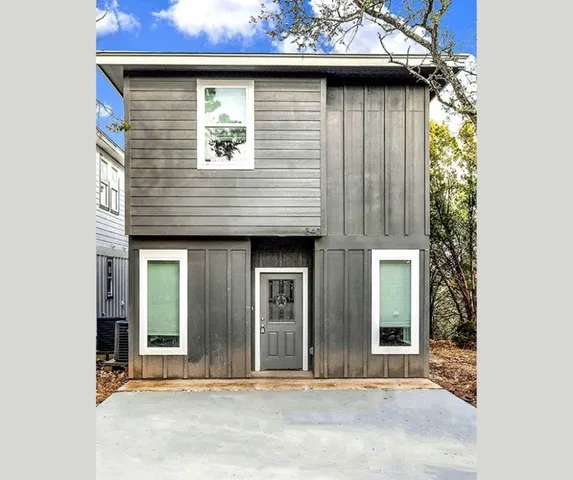 a view of entrance of the house