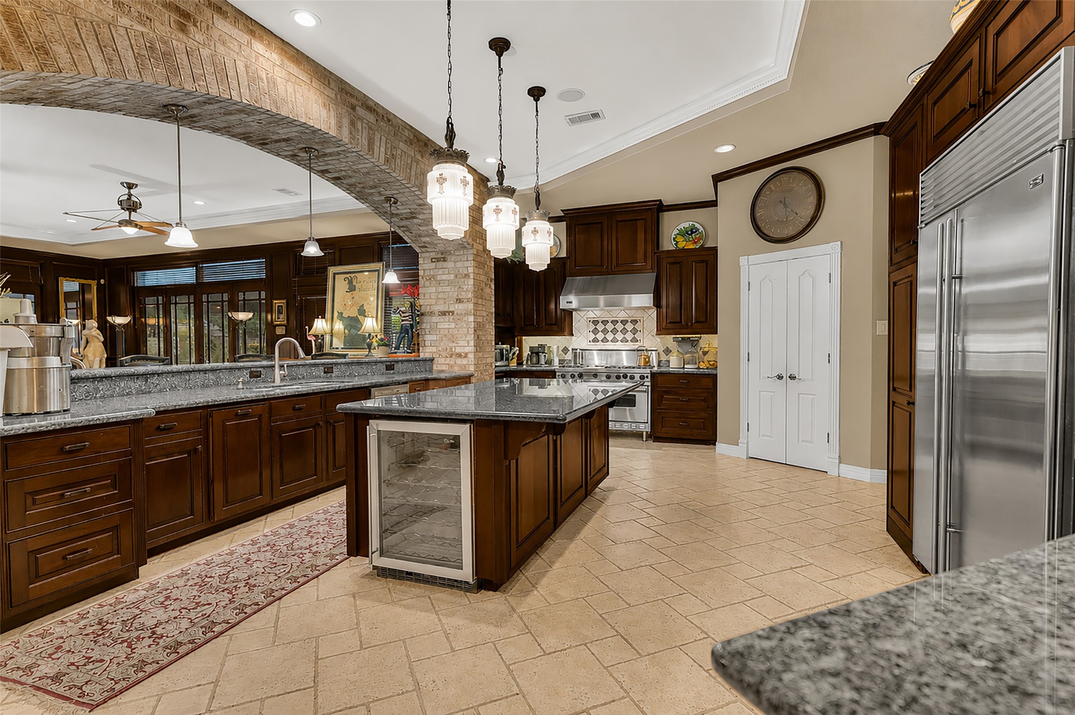 3519 Singleton Road Baytown, TX 77521 - Photo 2 of 42 Chef style kitchen, granite countertops, custom cabinets