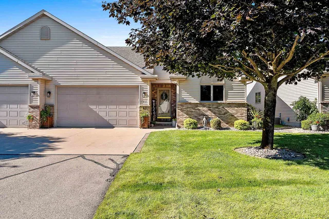 $569,900 | 127 Channel Trace, Shawano, WI 54166