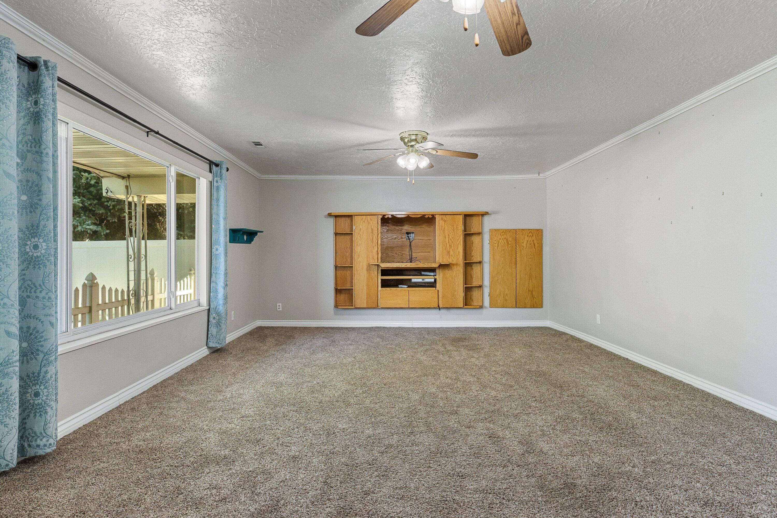81 South Center Street Enterprise, UT 84725 - Photo 4 of 35 Living Room