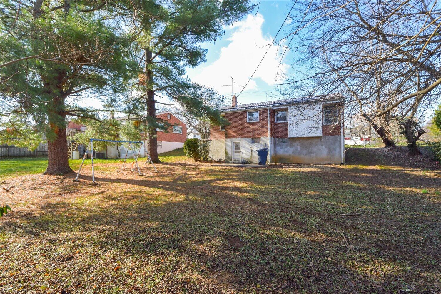 3913 Plantation Road Northeast Roanoke, VA 24012 - Photo 18 of 22 18-3913 Plantation-18