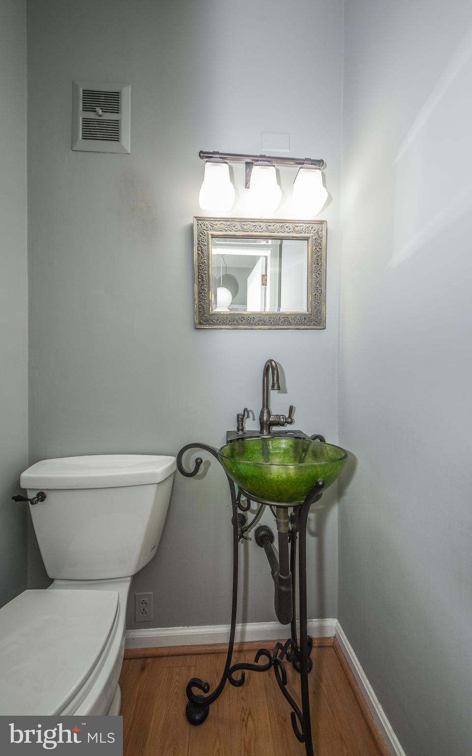 401 Vernon Road Jenkintown, PA 19046 - Photo 25 of 48 Powder Room