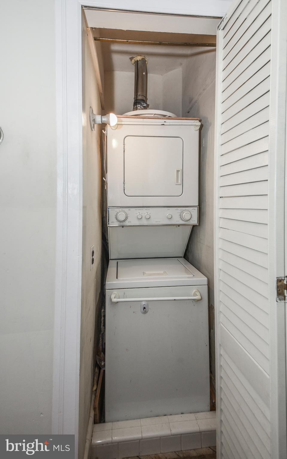 401 Vernon Road Jenkintown, PA 19046 - Photo 39 of 48 Second Floor Laundry