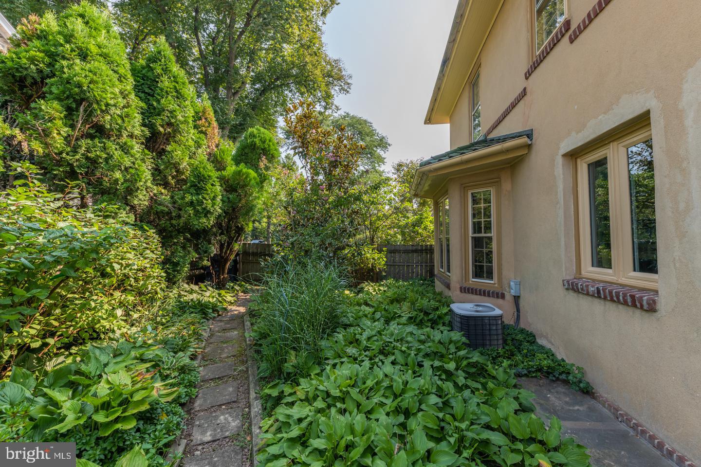 401 Vernon Road Jenkintown, PA 19046 - Photo 45 of 48 Side View
