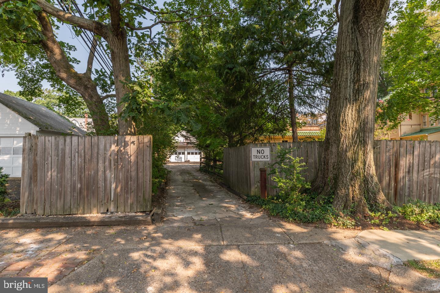401 Vernon Road Jenkintown, PA 19046 - Photo 10 of 48 Driveway
