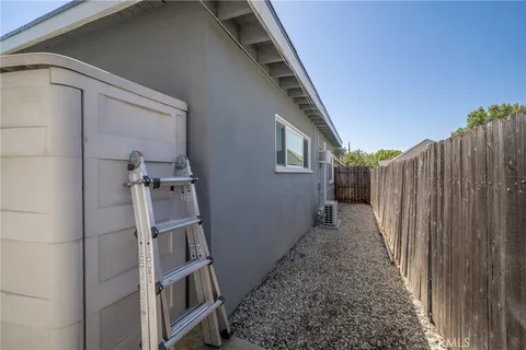 $1,100,000 | 124 North Vista Bonita Avenue, Glendora, CA 91741