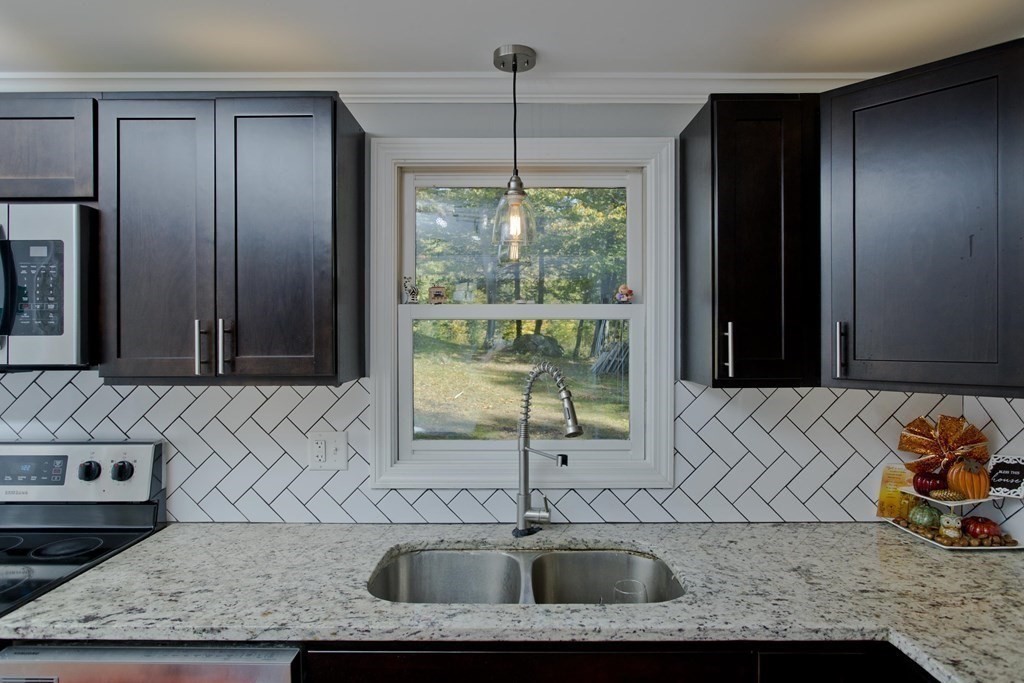 82 New Templeton Road Hubbardston, MA 01452 - Photo 8 of 34 Gallery Image 8
