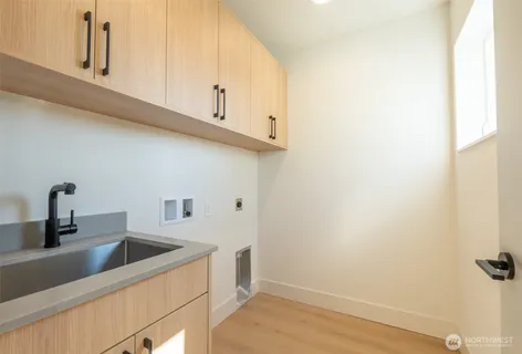 $925,000 | 2626 58th Avenue Southwest, Unit B, Seattle, WA 98116