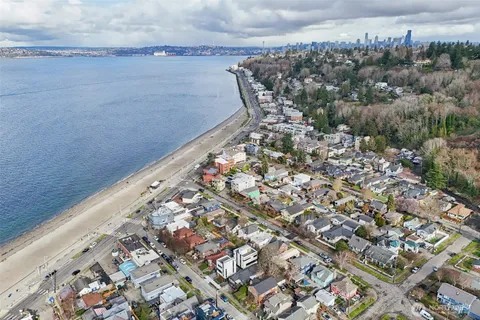 $925,000 | 2626 58th Avenue Southwest, Unit B, Seattle, WA 98116