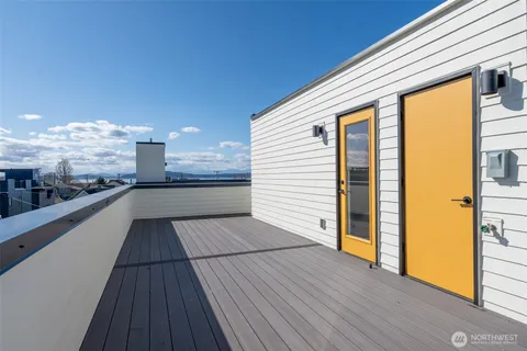 $925,000 | 2626 58th Avenue Southwest, Unit B, Seattle, WA 98116