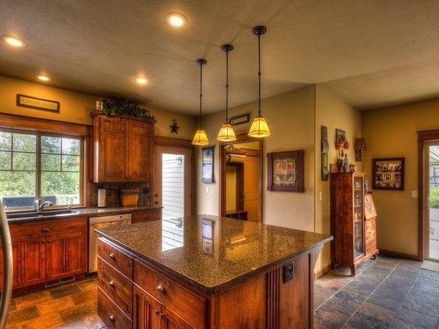 1516 South Garry Road Liberty Lake, WA 99019 - Photo 7 of 20 Gallery Image 7