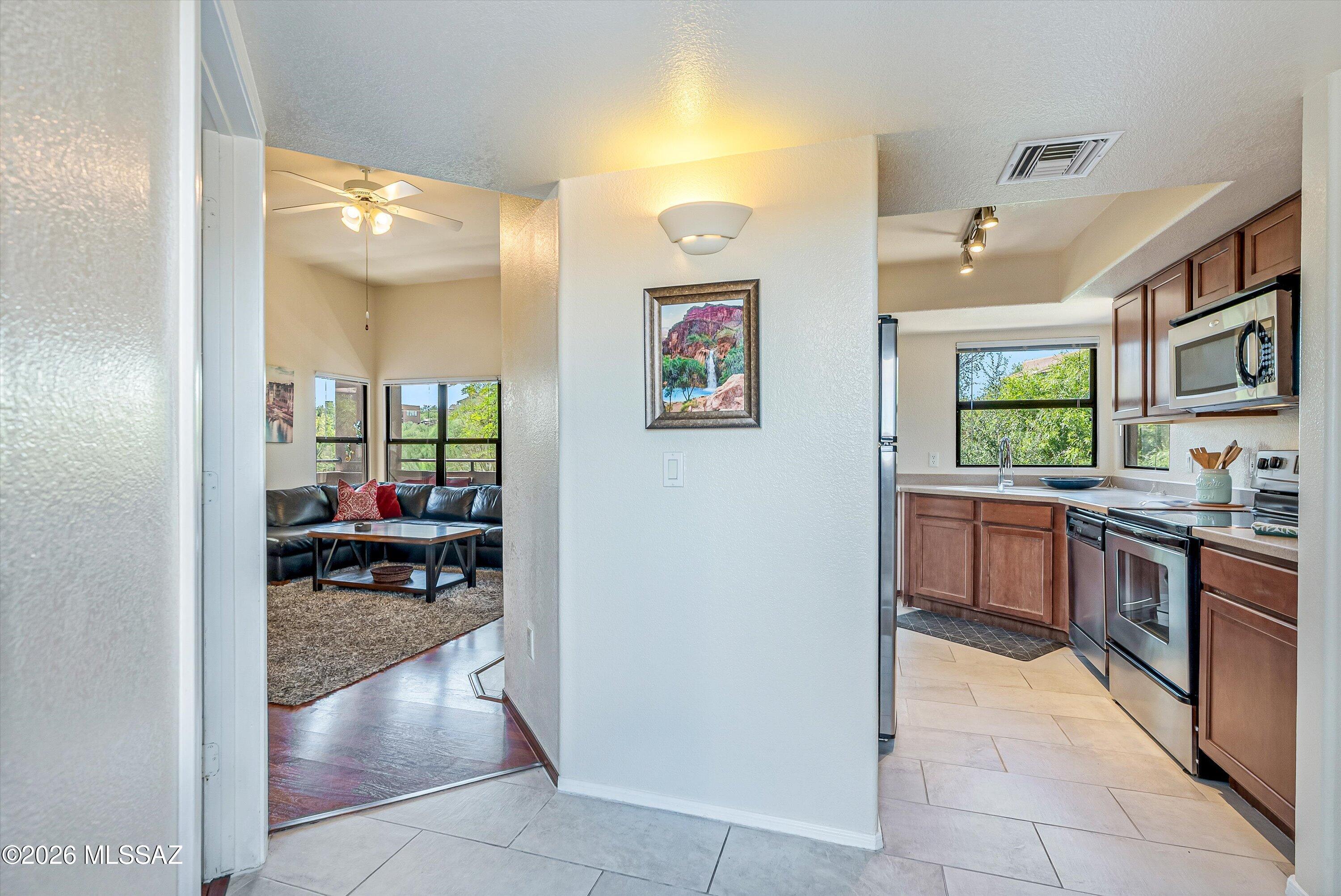 5855 North Kolb Road, Unit 11207 Tucson, AZ 85750 - Photo 8 of 49 Entry Way