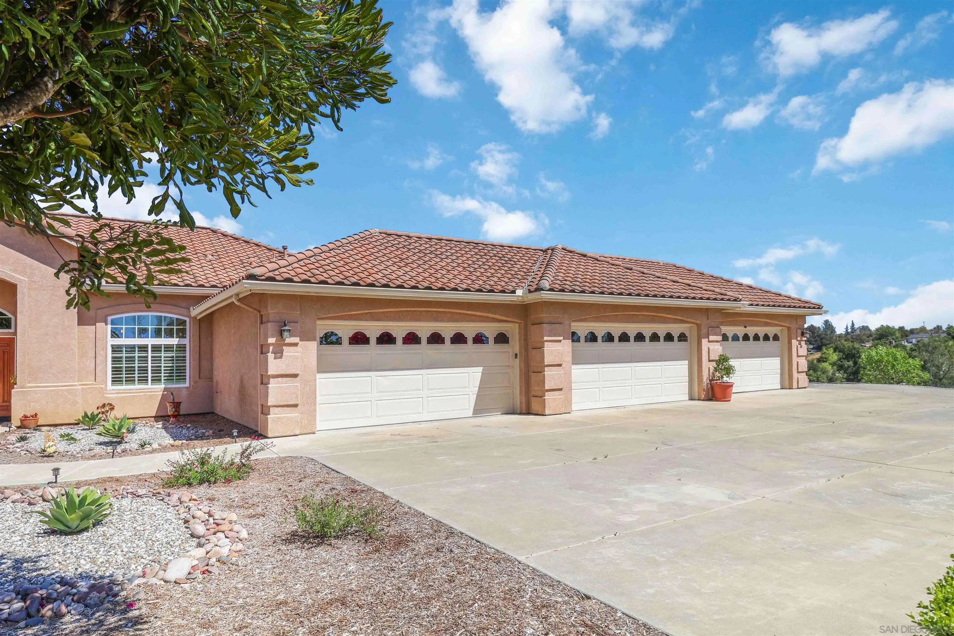 29515 The Yellow Brick Road Valley Center, CA 92082 - Photo 3 of 48 Gallery Image 3
