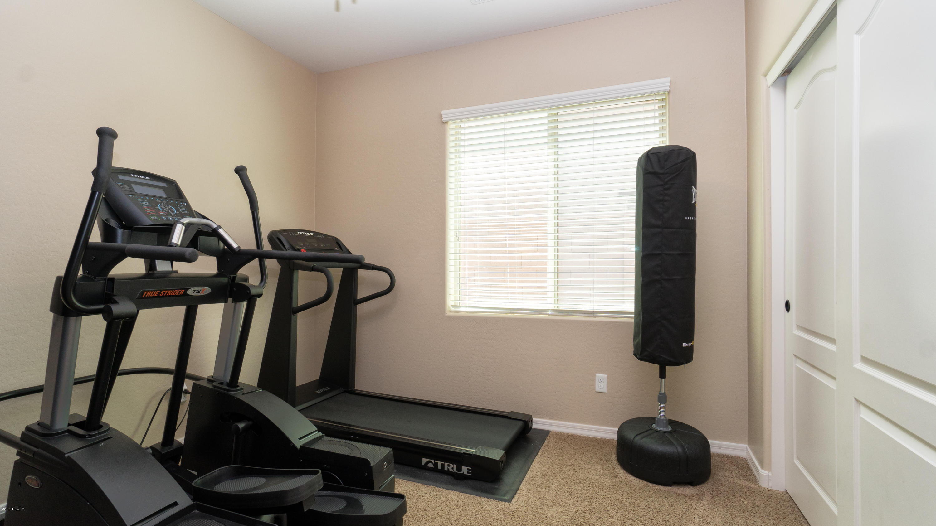 1544 East Hummingbird Way Gilbert, AZ 85297 - Photo 19 of 43 1544 E Hummingbird Way-20