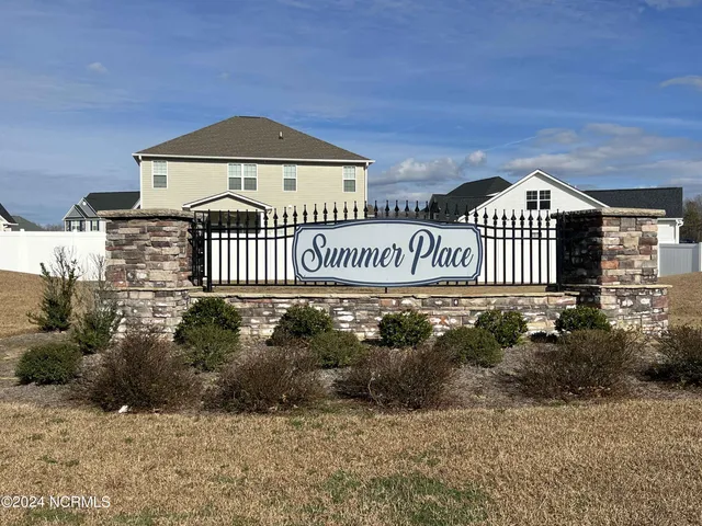 $321,300 | 416 Lemonade Lane, Grimesland, NC 27837